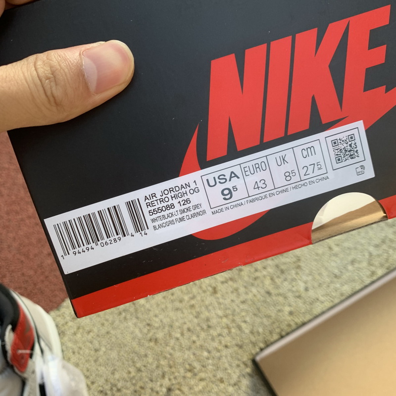 Air Jordan 1 High OG“ Light Smoke Grey”