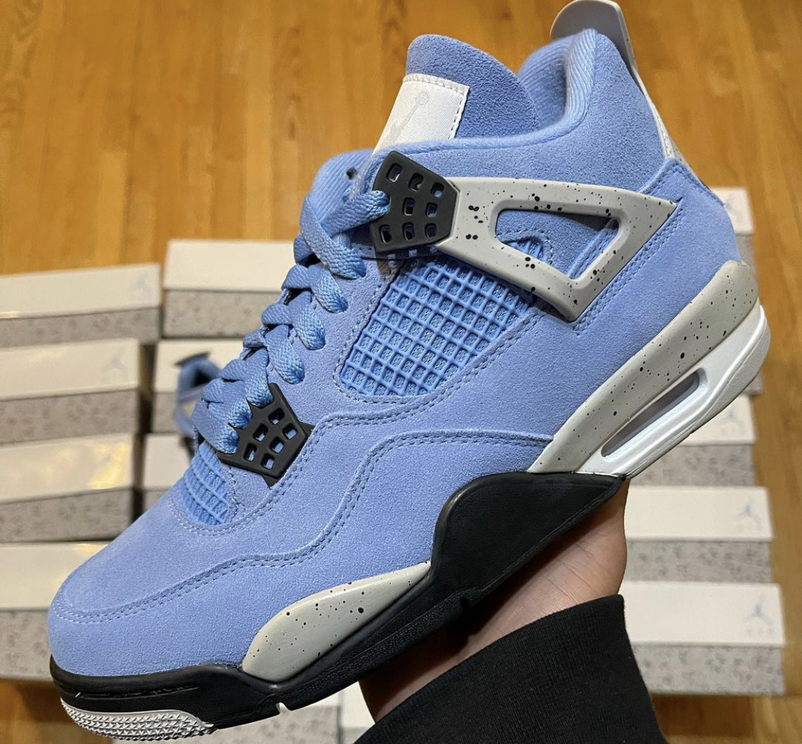 Air Jordan 4 SE “University Blue”