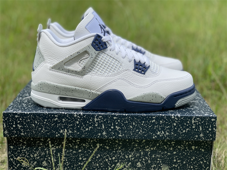 Air Jordan 4“Midnight Navy”