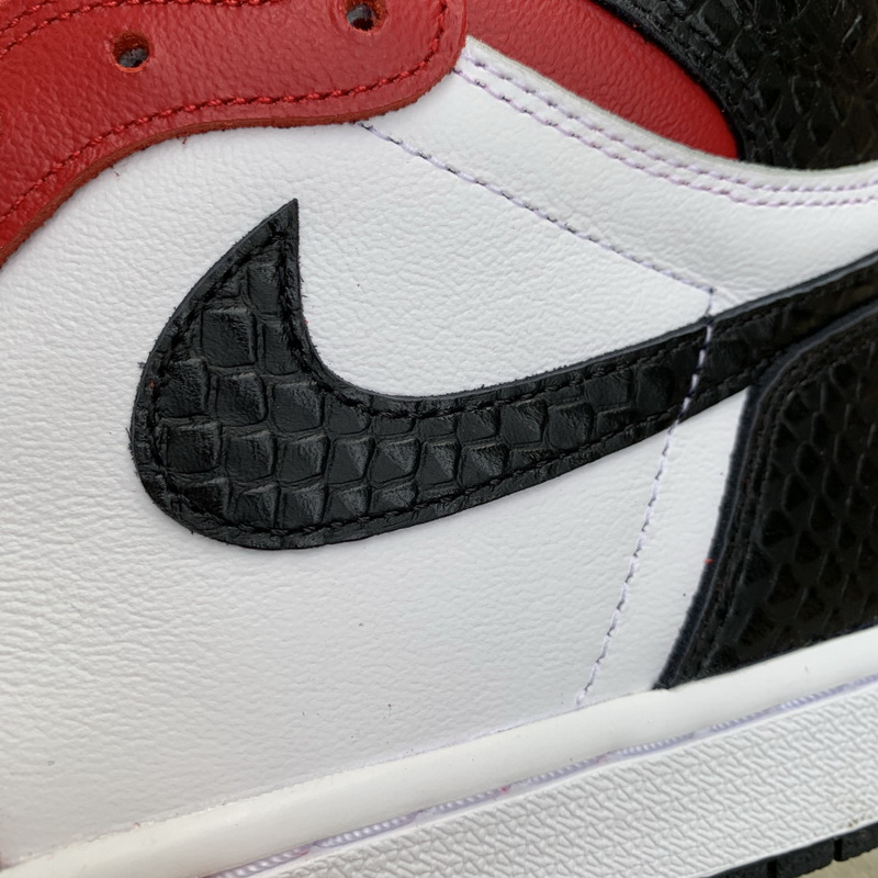 Air Jordan 1 High OG WMNS “Satin Snake”