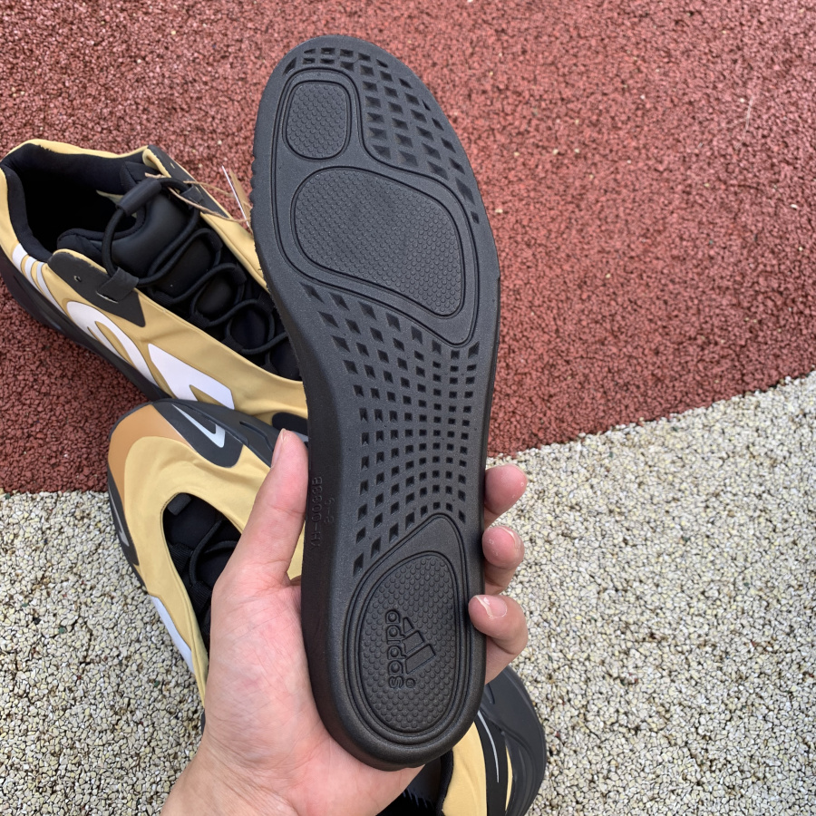 Yeezy 700 Honey