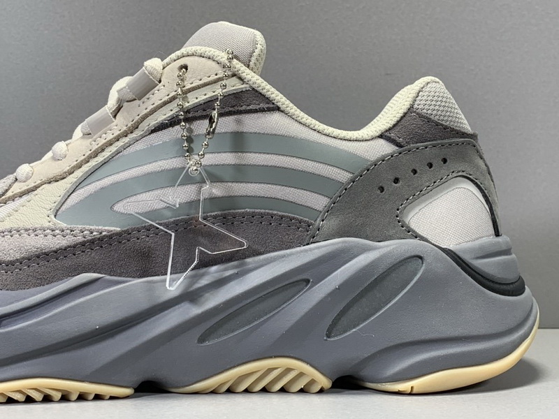 Yeezy 700 Boost Tephra