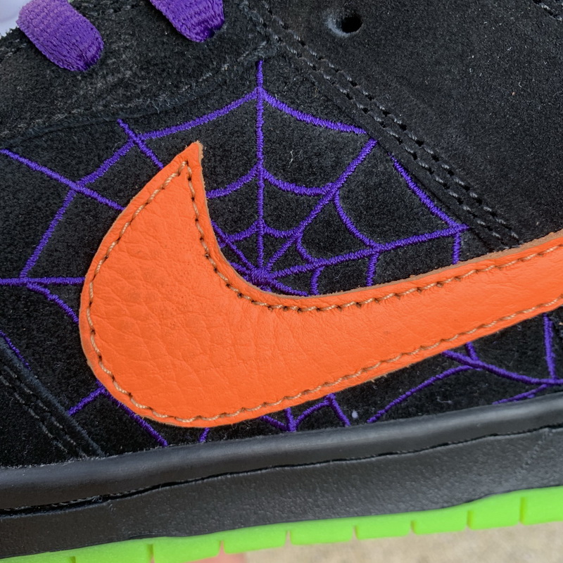 Nike SB Dunk Low “Night of Mischief”