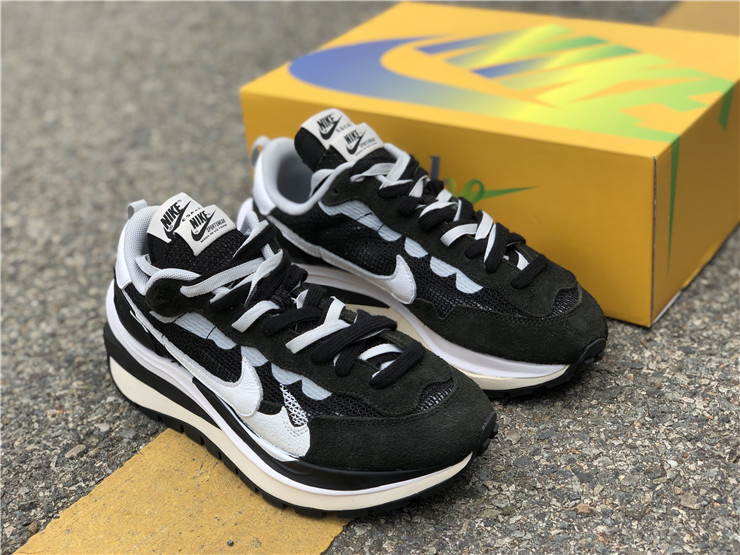 Sacai x Nike VaporWaffle ''Black White''