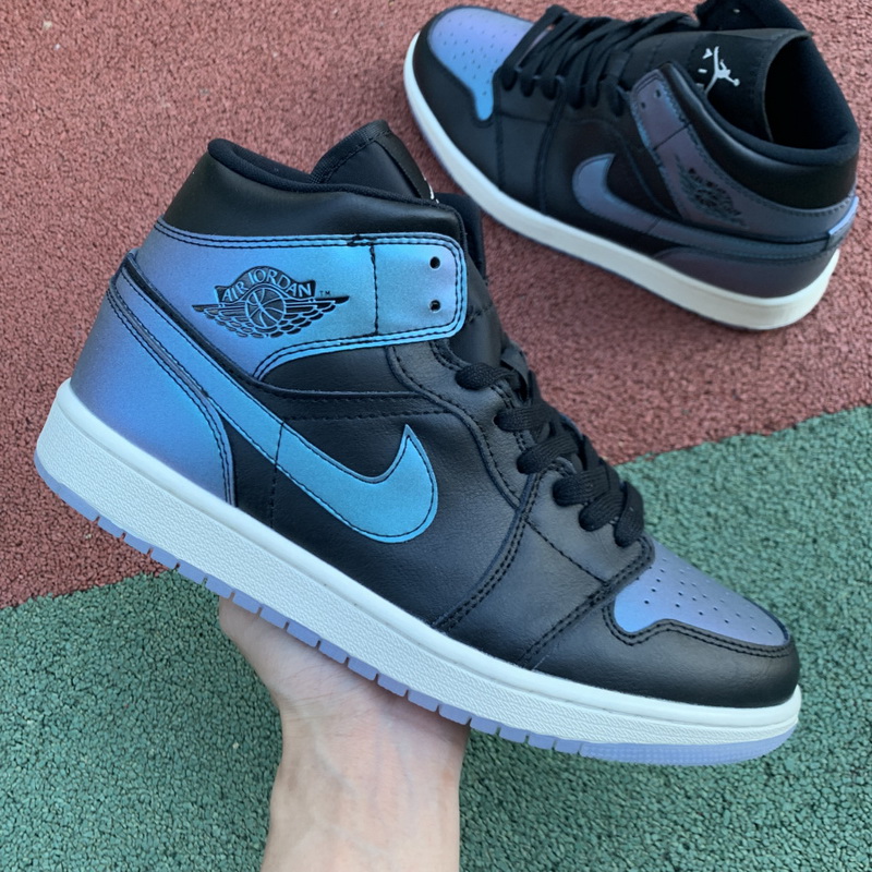 Jordan 1 Mid Shoes037