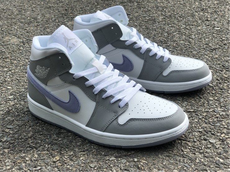 Air Jordan 1 Mid WMNS