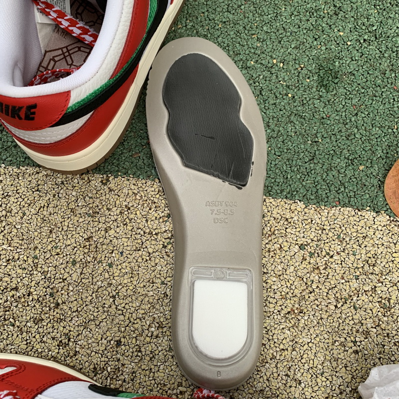 Frame Skate x Nike SB Dunk Low “Habibi”