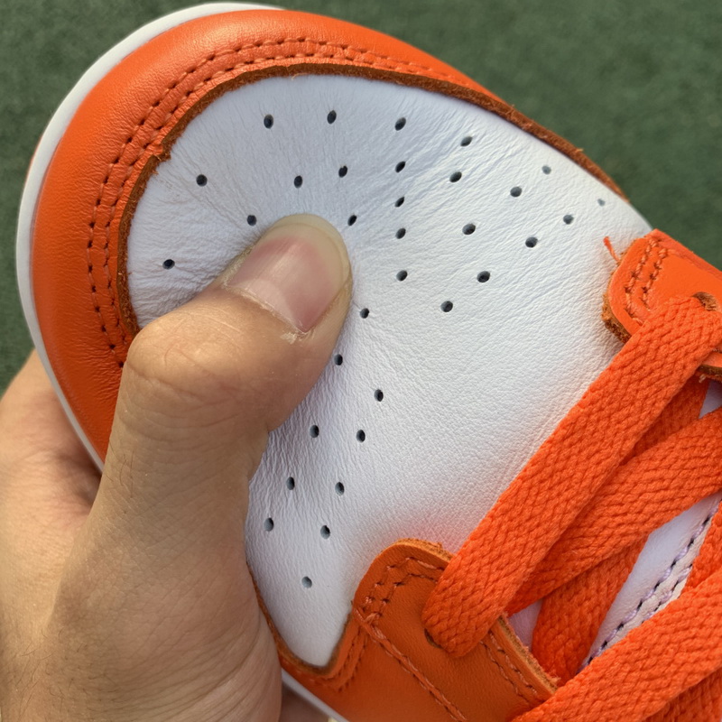 Nike Dunk Low “Orange Blaze”