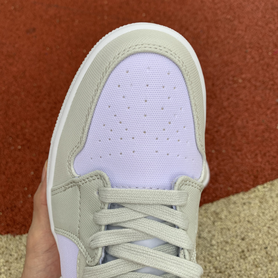 Air Jordan 1 Mid Spruce White