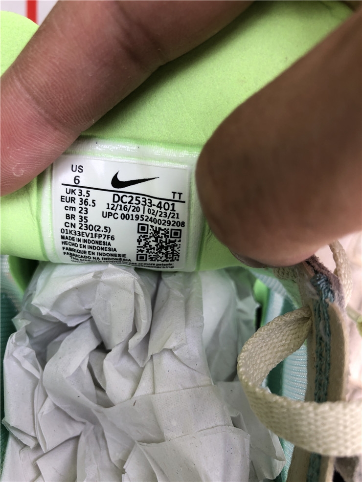 Nike Waffle One “Scream Green”