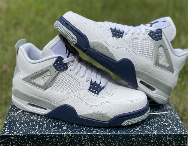 Air Jordan 4“Midnight Navy”