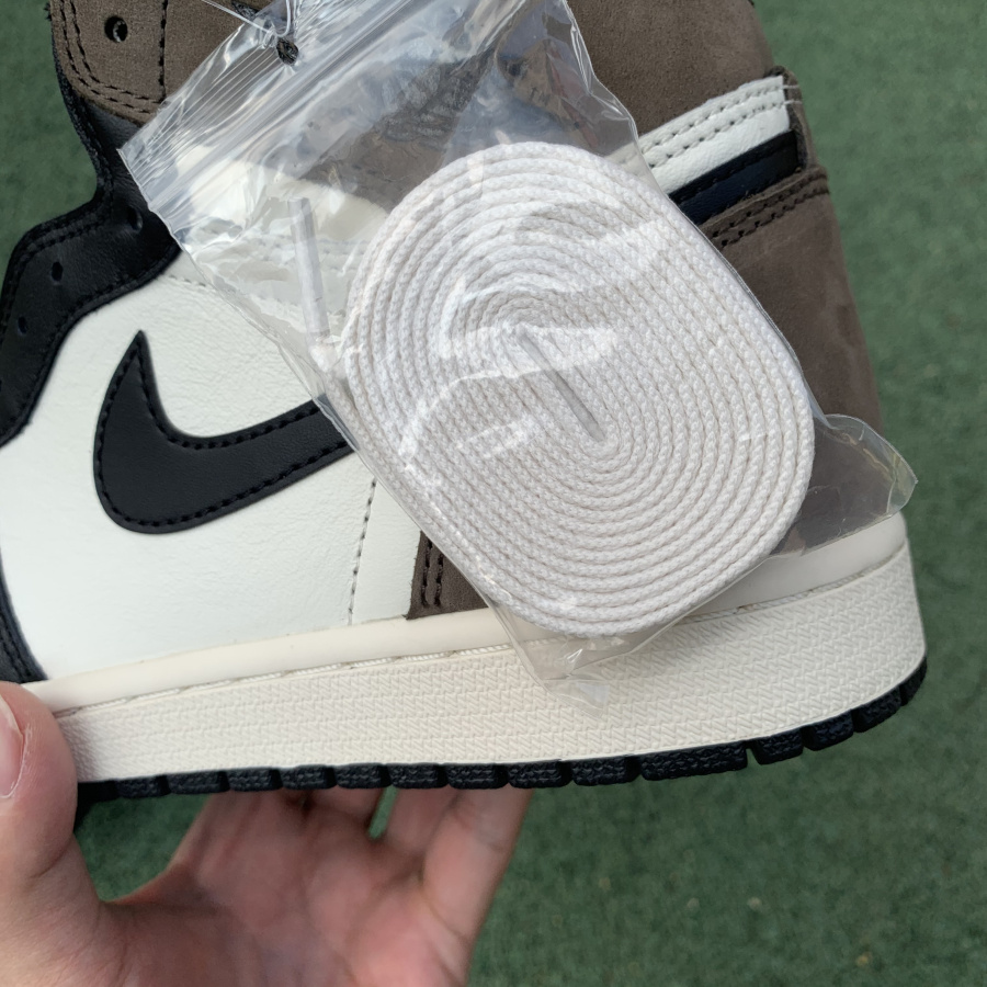 Air Jordan 1 High OG “Dark Mocha”