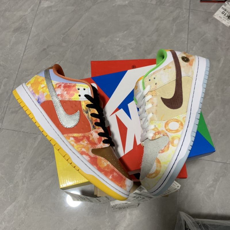 Nike SB Dunk Low Street Hawker (2021)
