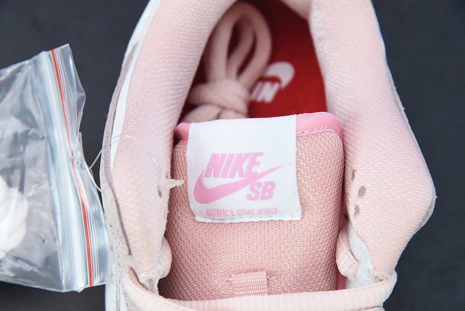 Staple x Nike SB Dunk Low Pigeon