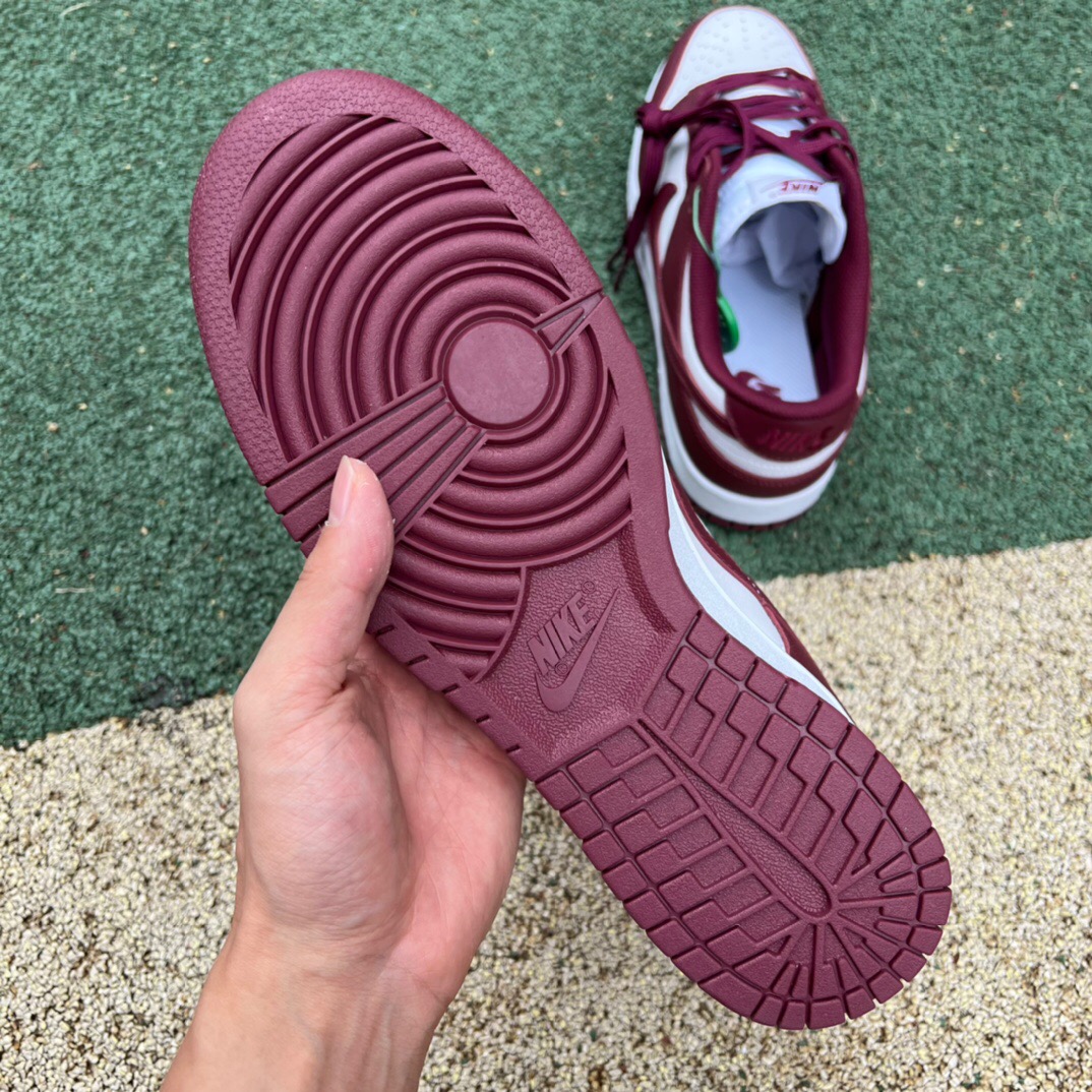 Nike SB Dunk Low Bordeaux