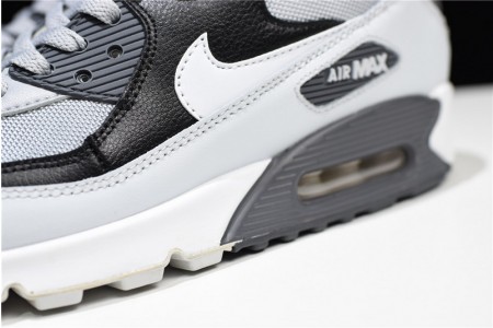 Nike Air Max 90 Essential