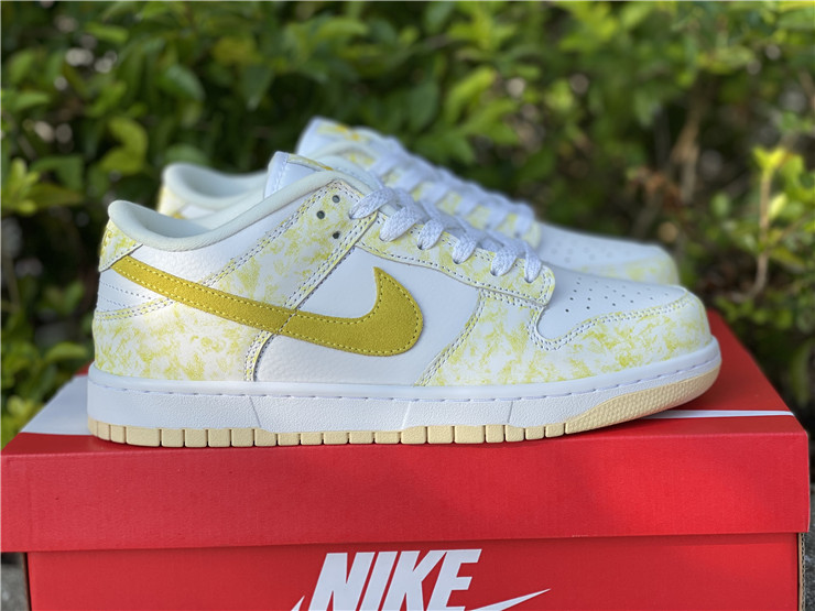 Wmns Dunk Low OG 'Yellow Strike'