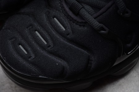 Nike Air VaporMax Plus Triple Black