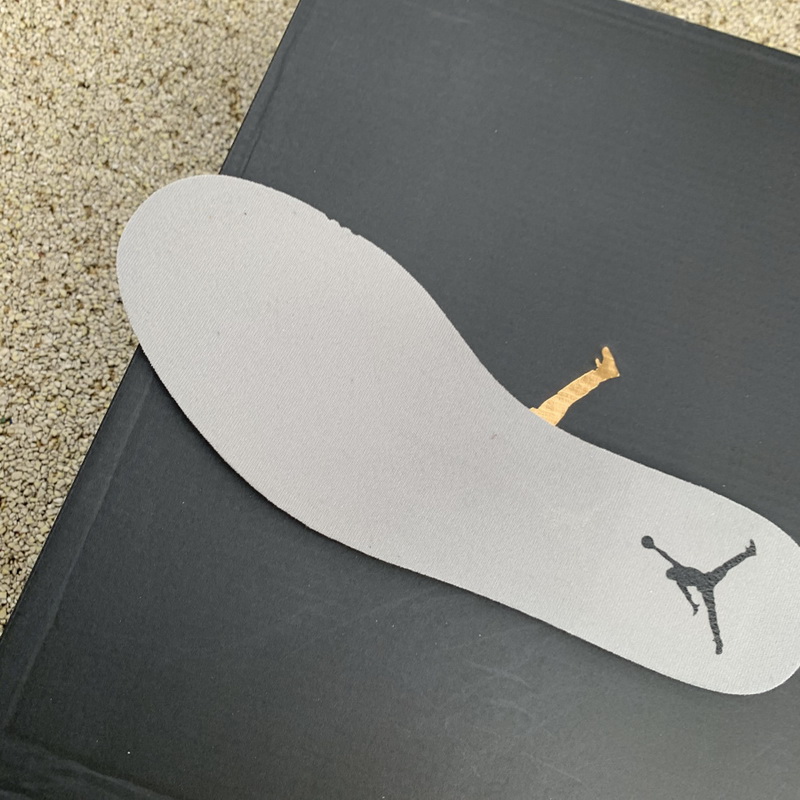 Jordan 1 Mid Light Smoke Grey