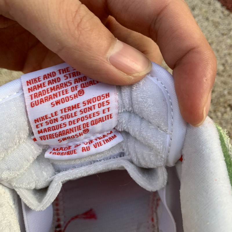 Nike SB Dunk High “Strawberry Cough”