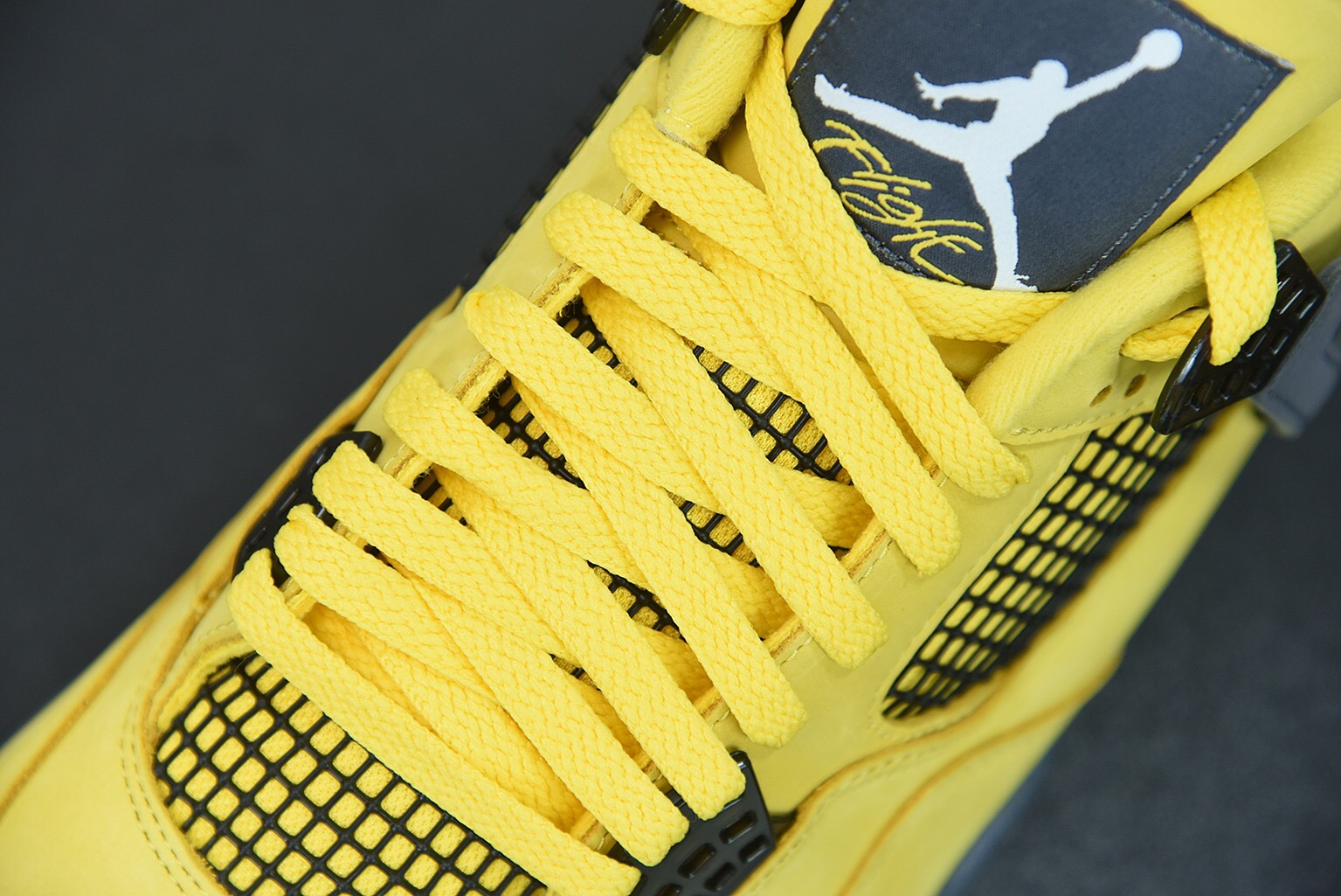 Air Jordan 4 Retro Lightning (2021)