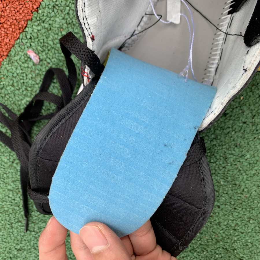 Air Jordan 1 High OG Defiant