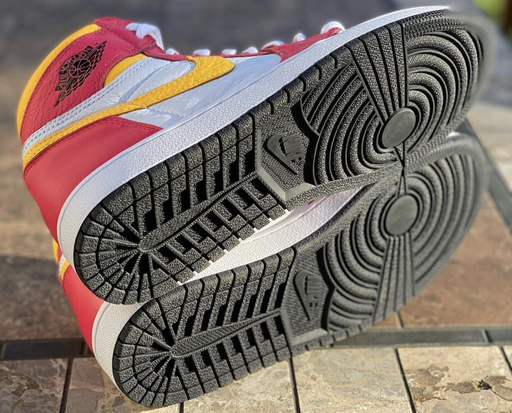 Air Jordan 1 High OG Light Fusion Red