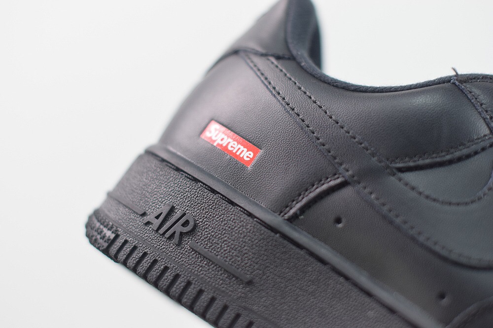 Nike Air Force 1 Low Supreme Black