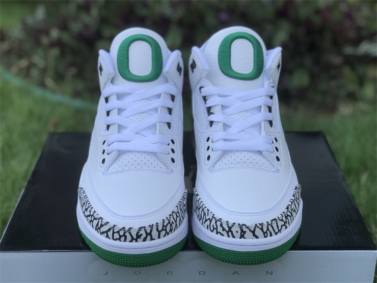 Air Jordan 3 Oregon White, Black and Green Ducks