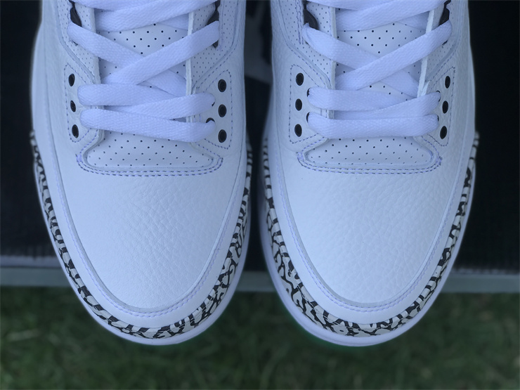 Air Jordan 3 Oregon White, Black and Green Ducks