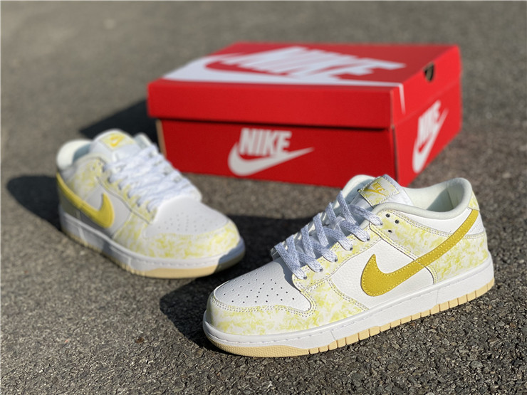Wmns Dunk Low OG 'Yellow Strike' GS