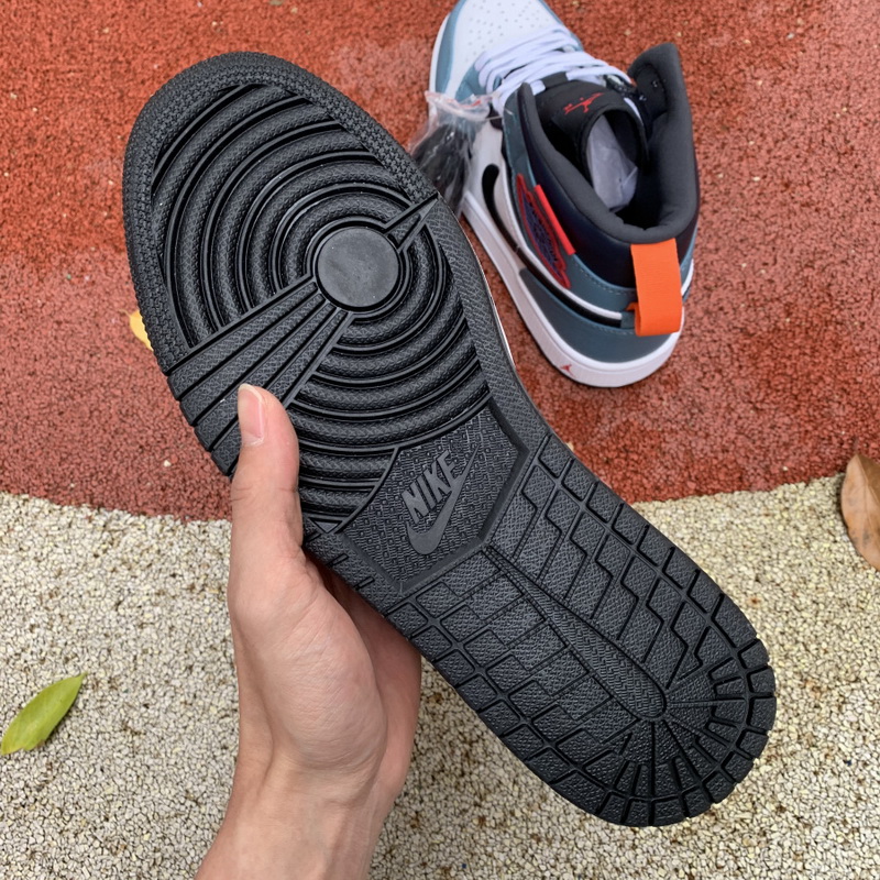 Jordan 1 Mid Shoes078