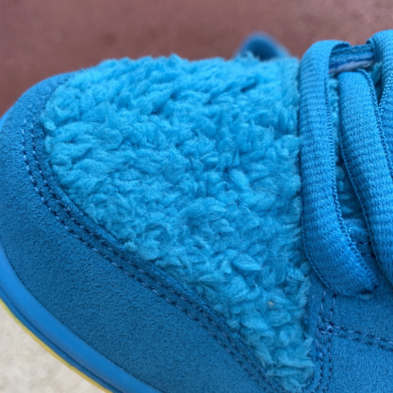 Grateful Dead x Nike SB Dunk Low “Blue Bear”