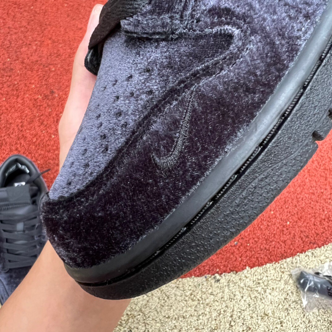 Nike SB Dunk Low Black Suede