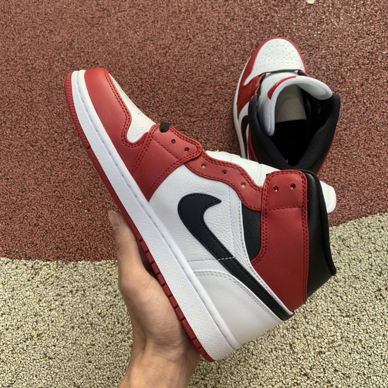Jordan 1 Mid Chicago