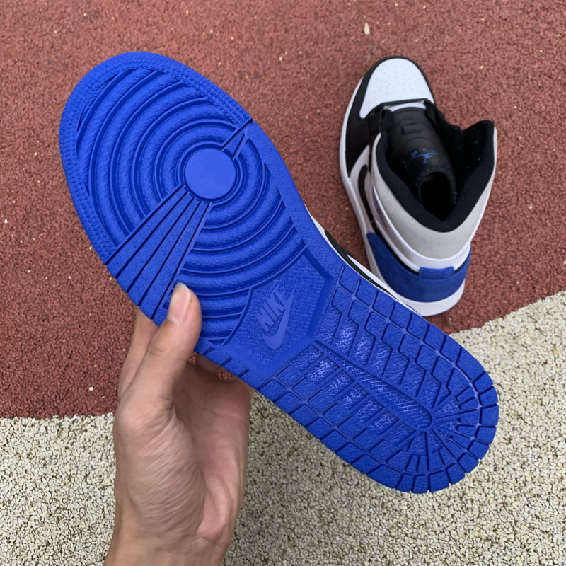 Jordan 1 Mid Shoes069