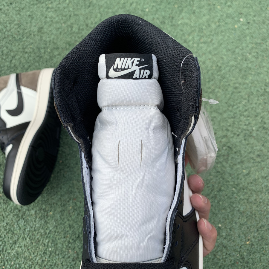 Air Jordan 1 High OG “Dark Mocha”