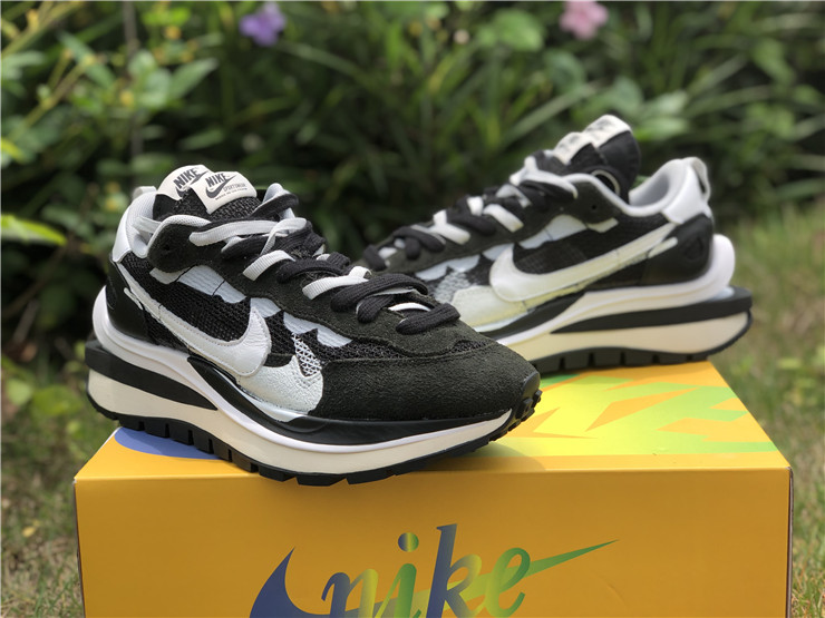 Sacai x Nike VaporWaffle ''Black White''