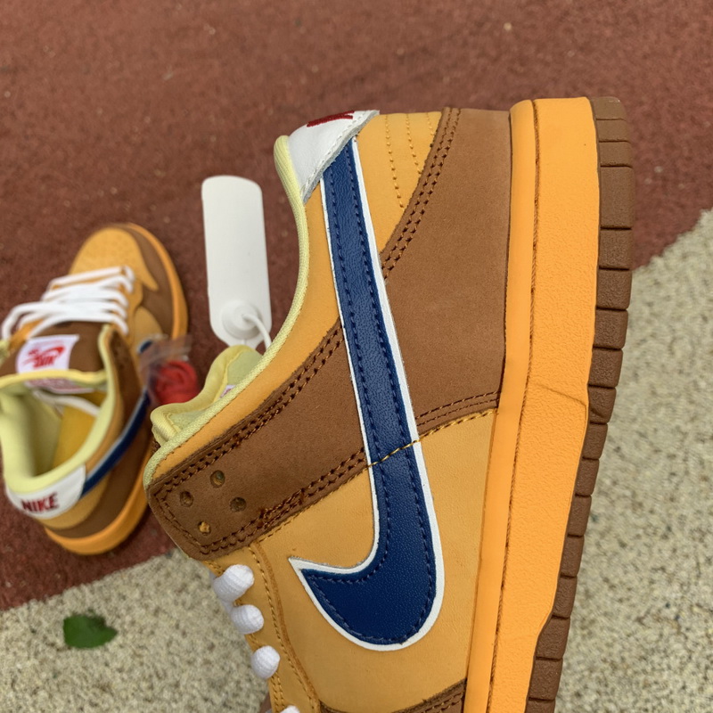 Nike SB Dunk Low Newcastle Brown Ale