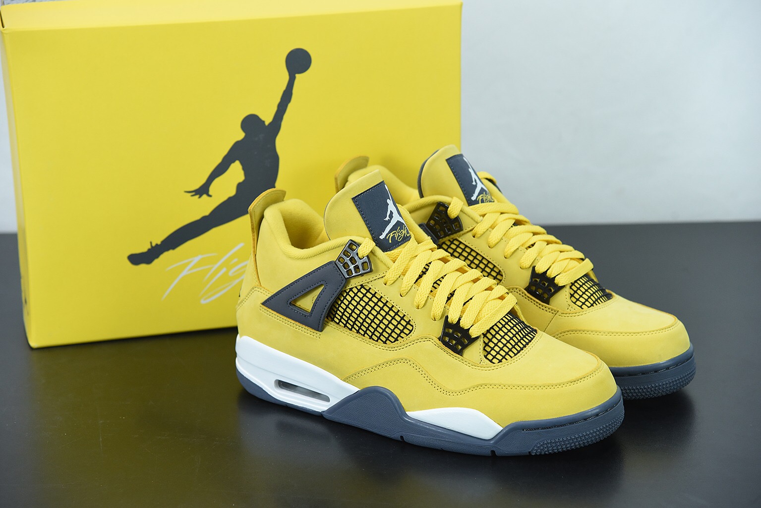 Air Jordan 4 Retro Lightning (2021)