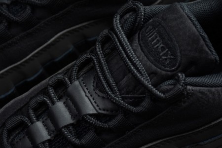 Nike mens Air Max 95 PremiumSE BLACK/GOLD