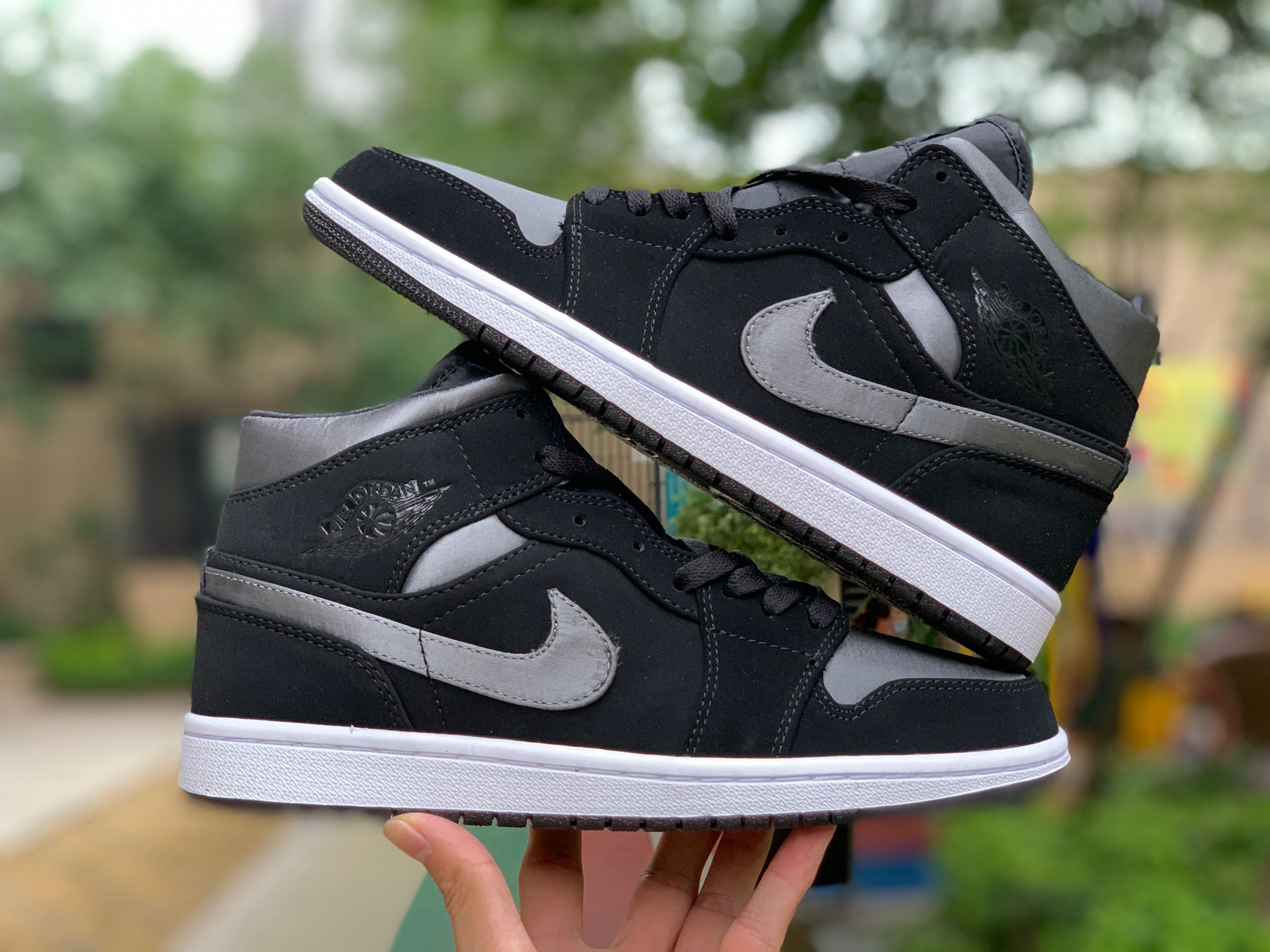 Jordan 1 Mid Nylon Black Anthracite