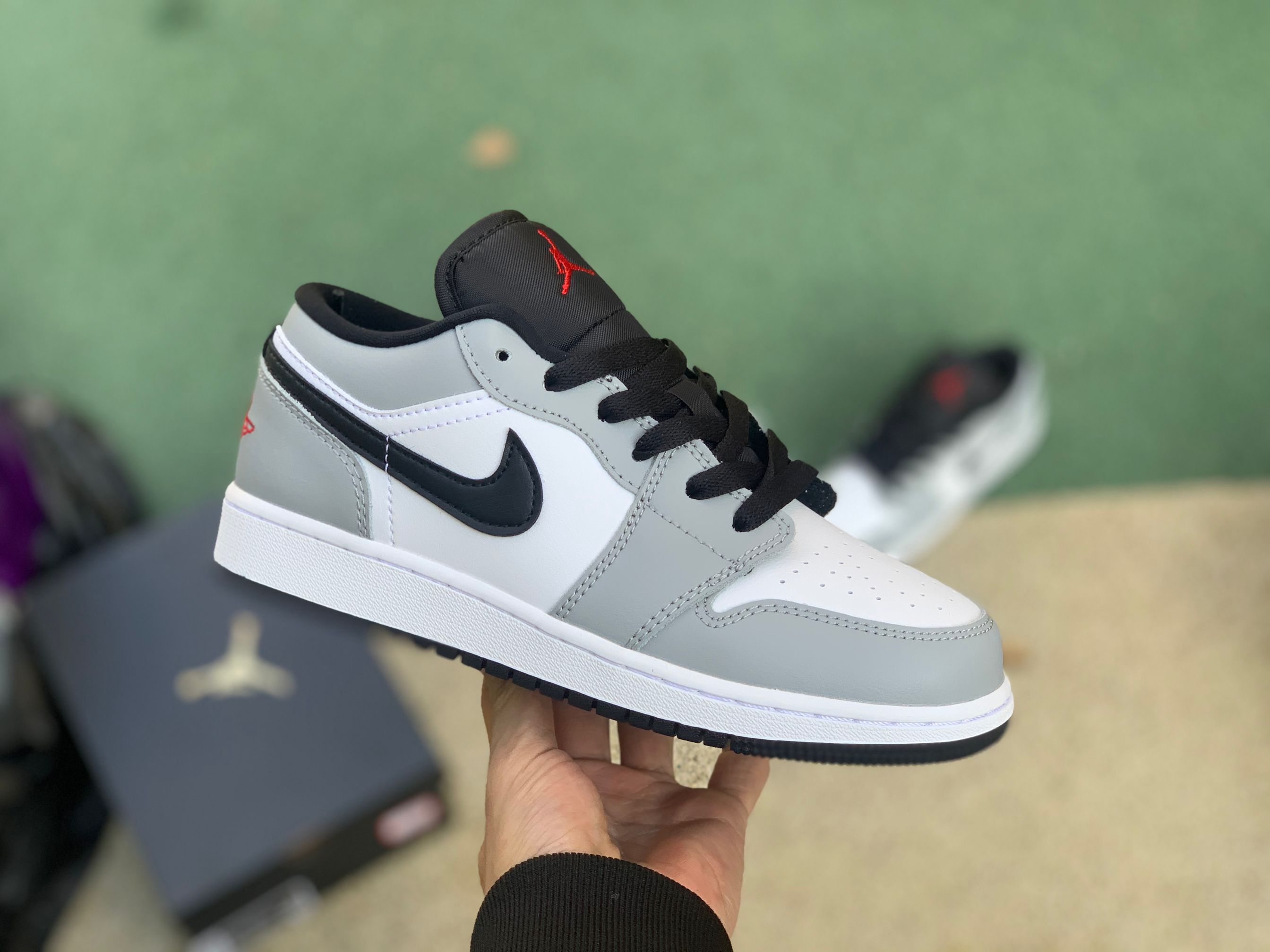 Air Jordan 1 Low Light Smoke Grey