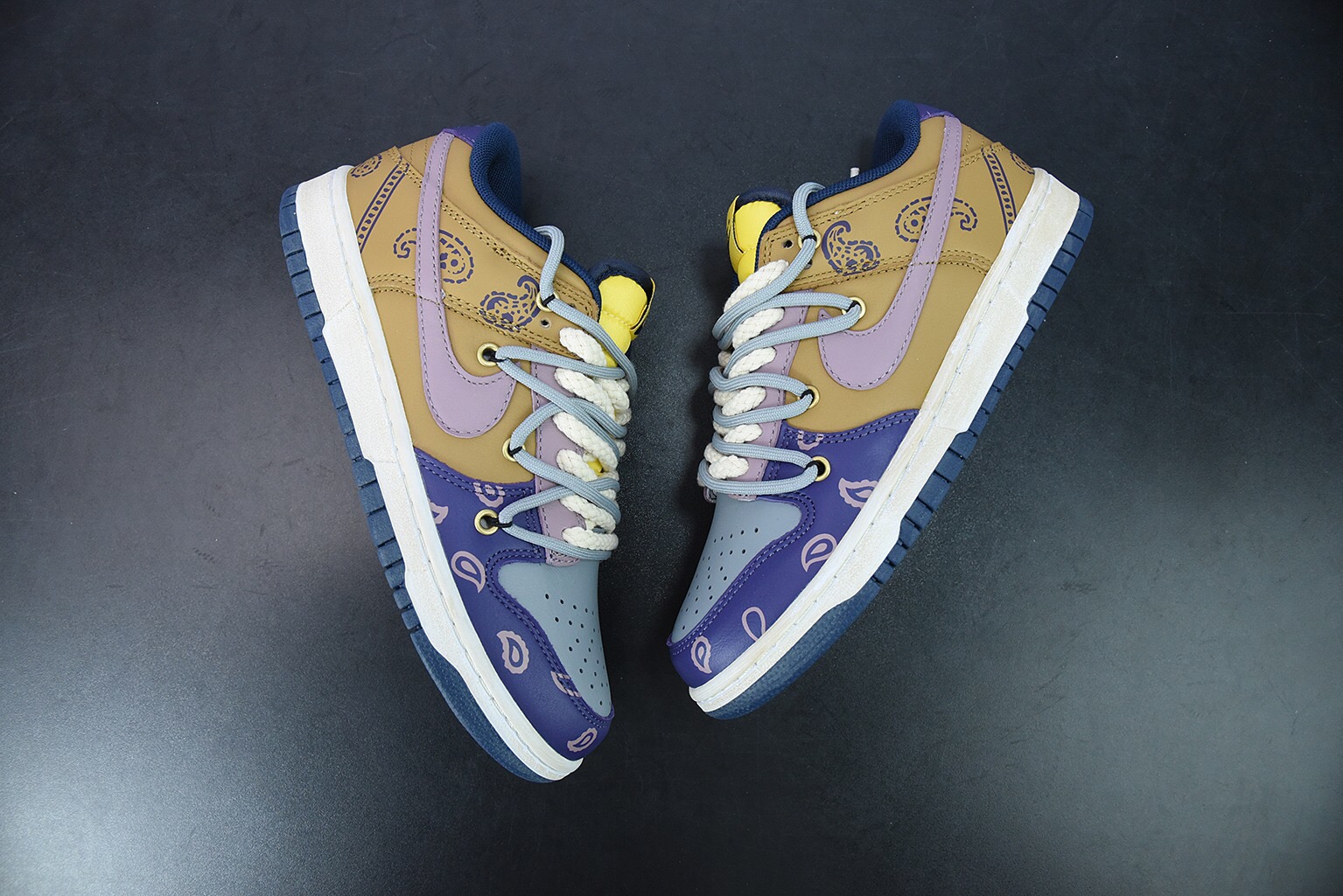 Nike Dunk Low Paisley