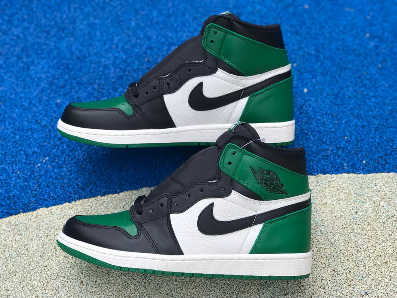 Air Jordan 1 High OG “Pine Green”
