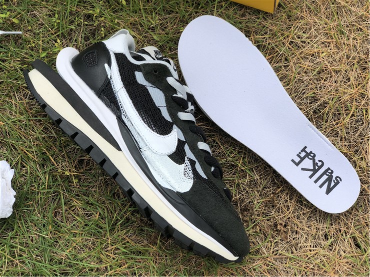 Sacai x Nike VaporWaffle ''Black White''