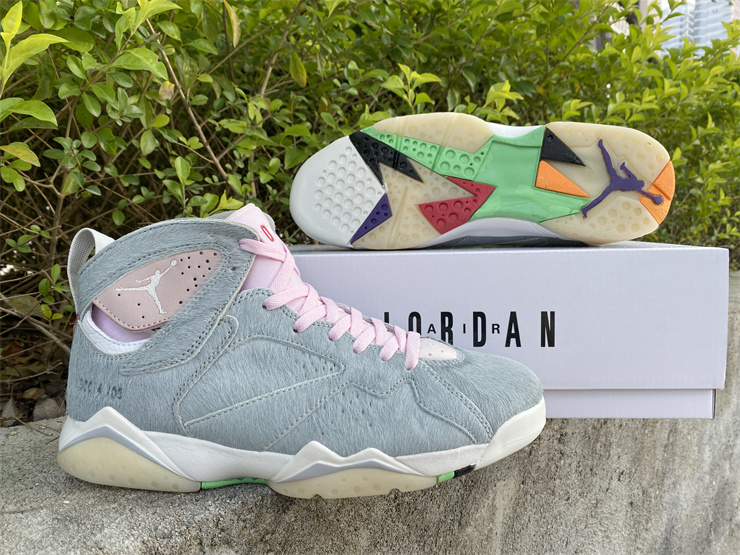 Air Jordan 7 ''Hare 2.0'' Bugs Bunny