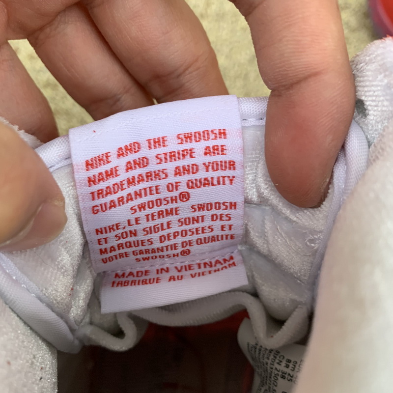 Nike SB Dunk High Strawberry Cough