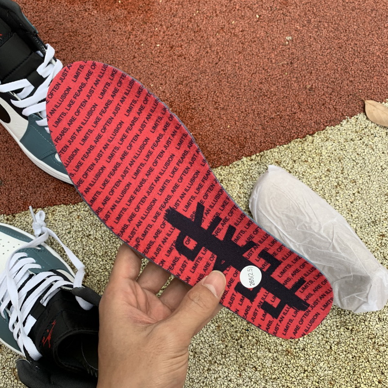 Jordan 1 Mid Shoes078