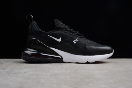 Nike Air Max 270 in black/white